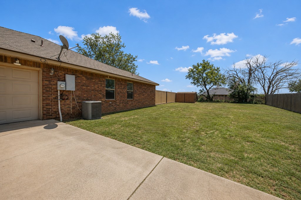 107 Echols Dr Property Photo 3