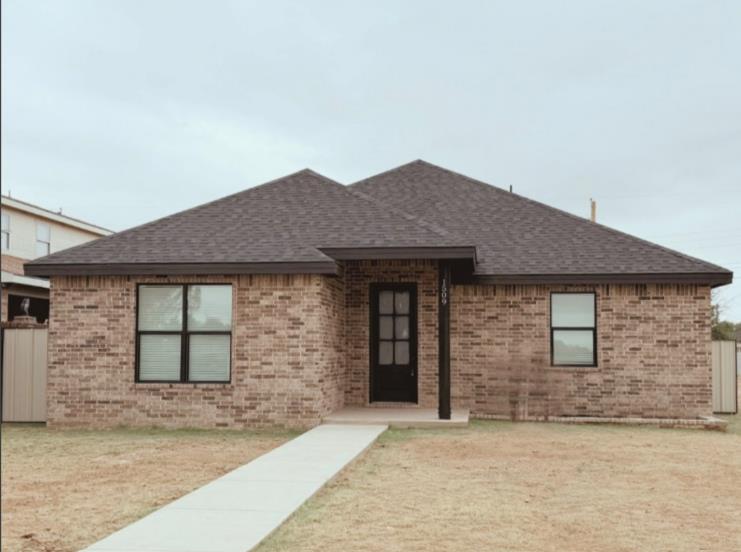 1509 Ridglea Dr Property Photo 1