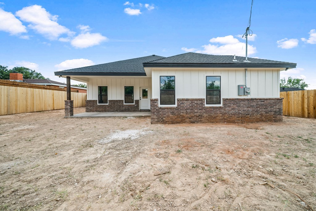 2219 Lynn Dr Property Photo 23