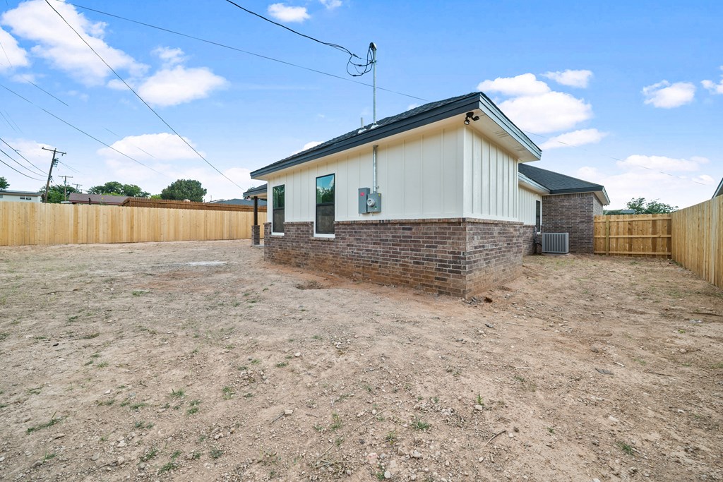 2219 Lynn Dr Property Photo 25