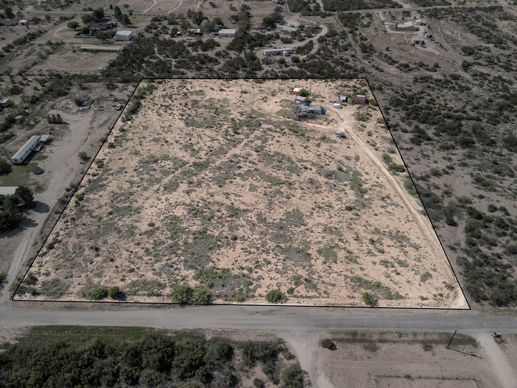 401 Matt Loop Rd Property Photo 10