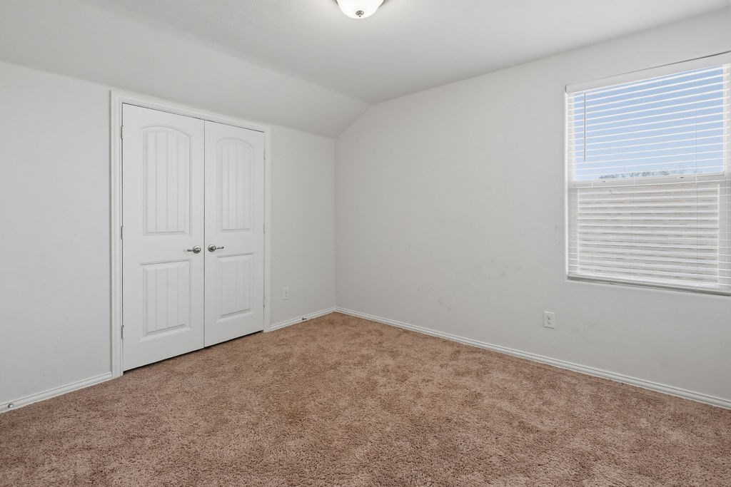 1719 Twin Falls Dr Property Photo 23