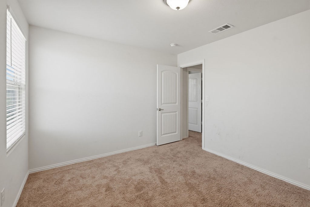 1719 Twin Falls Dr Property Photo 24