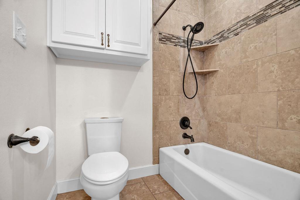 218 Echols St Property Photo 25