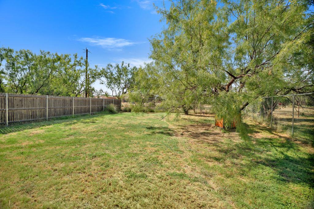 218 Echols St Property Photo 35