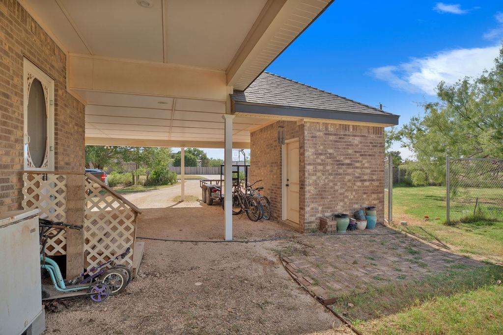 218 Echols St Property Photo 37