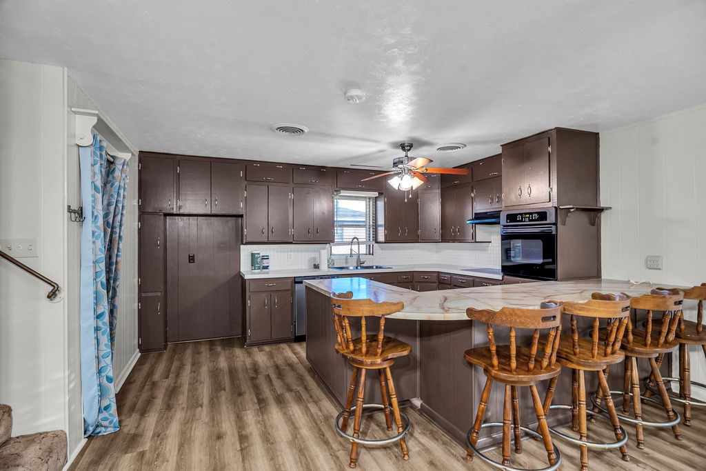410 N College St Property Photo 4