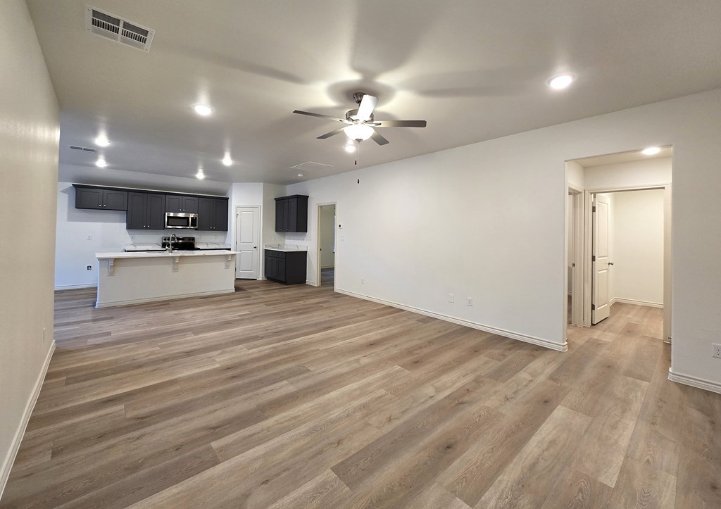 1317 Hogback Way Property Photo 6