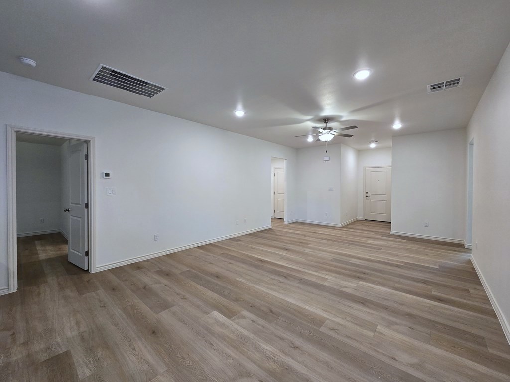 1317 Hogback Way Property Photo 13