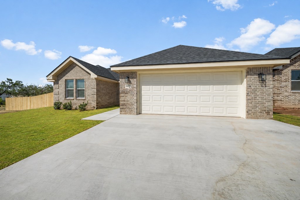 611&613 Ridgeroad Dr Property Photo 4
