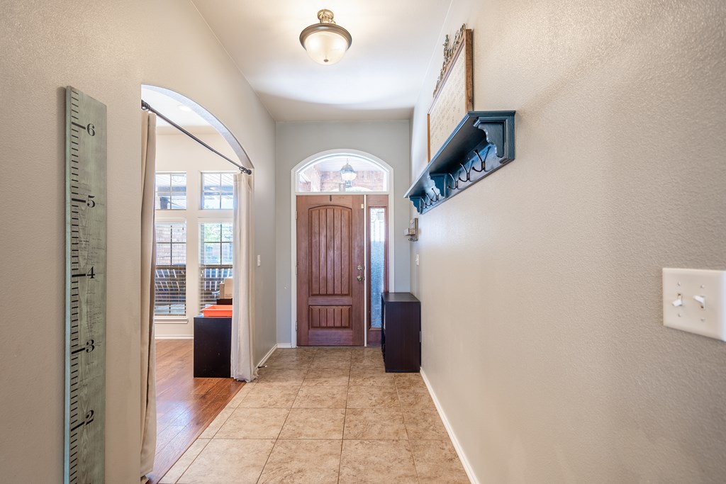 614 Dimaggio Ct Property Photo 3