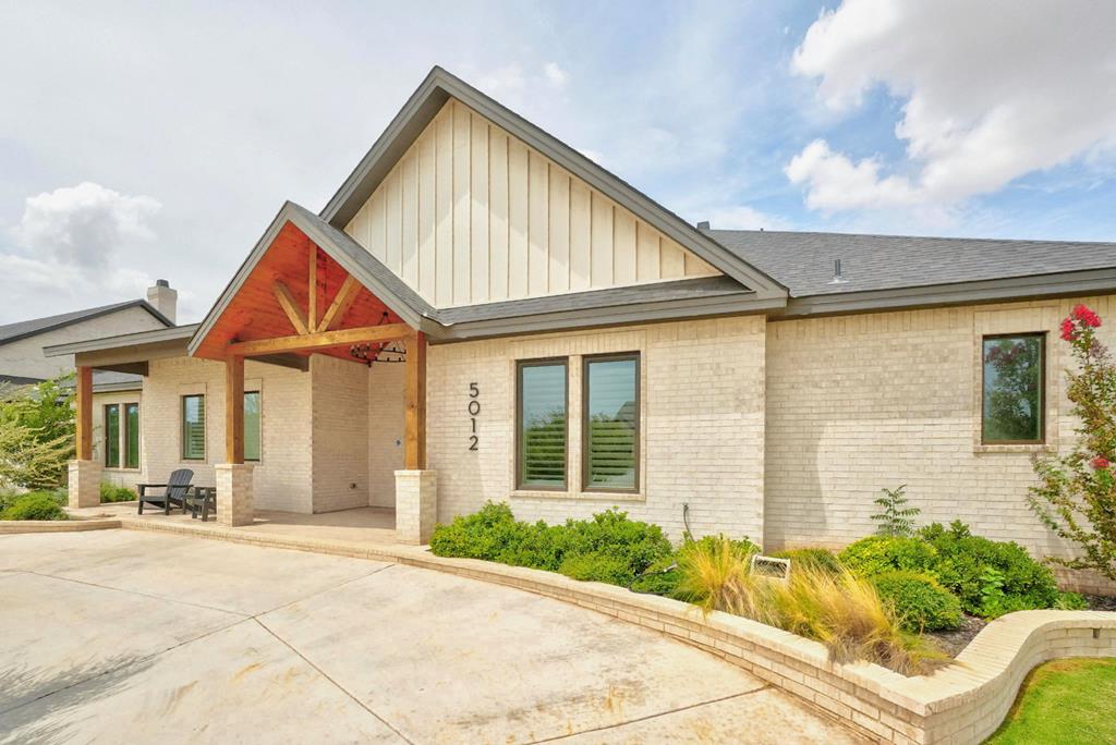 5012 Riverside Property Photo 1