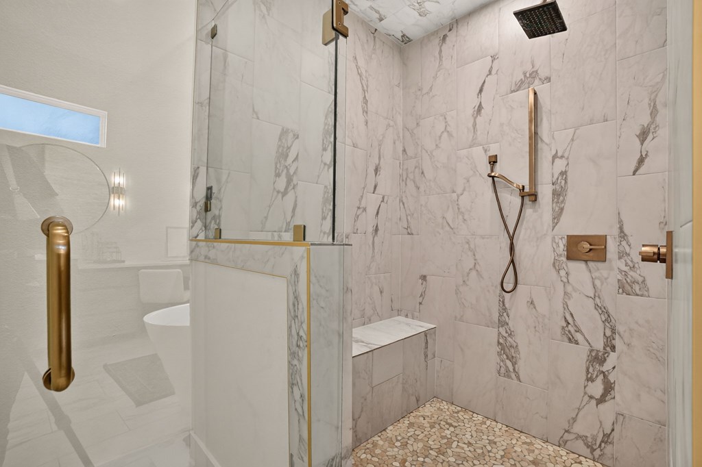 5012 Riverside Property Photo 32