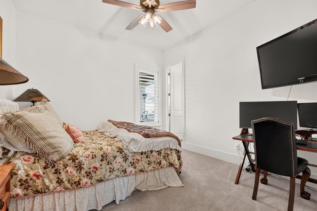 5012 Riverside Property Photo 33