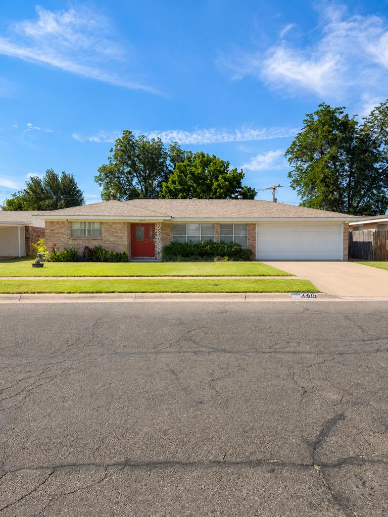 3305 Dengar Ave W Property Photo 1