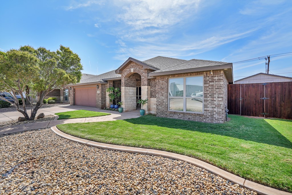 5609 Champions Dr Property Photo 2