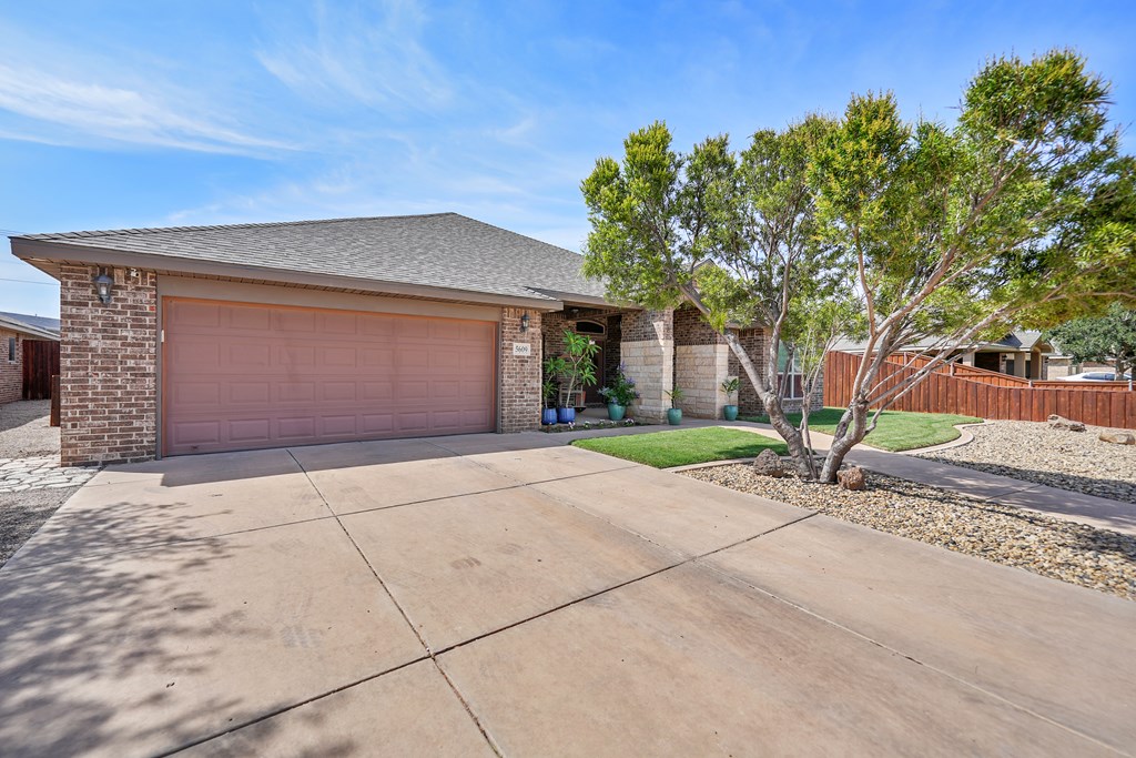 5609 Champions Dr Property Photo 4