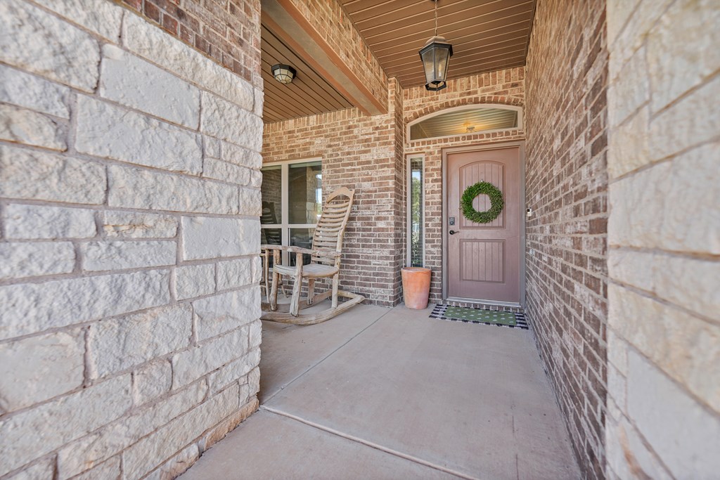 5609 Champions Dr Property Photo 5
