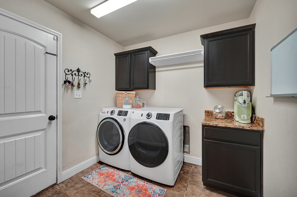 5609 Champions Dr Property Photo 24