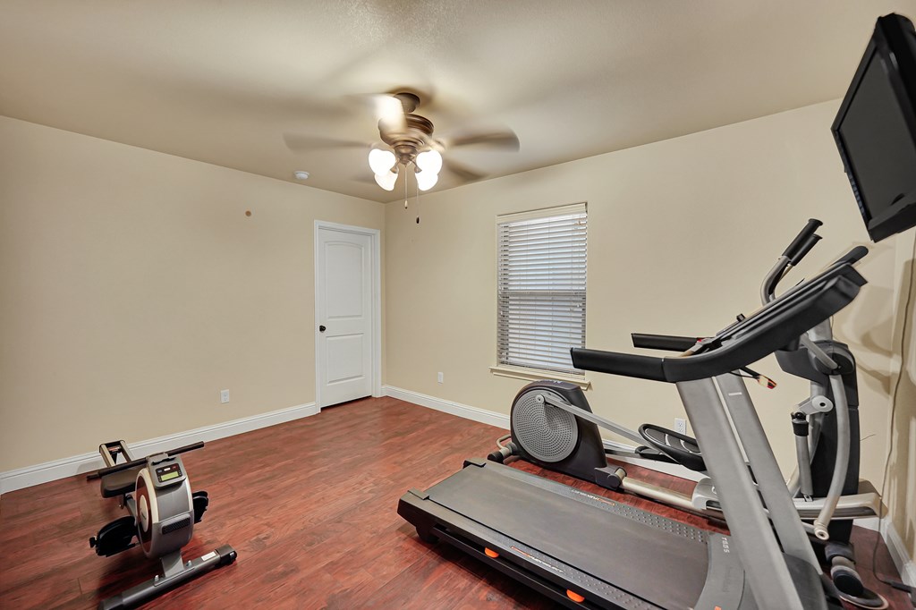 5609 Champions Dr Property Photo 29