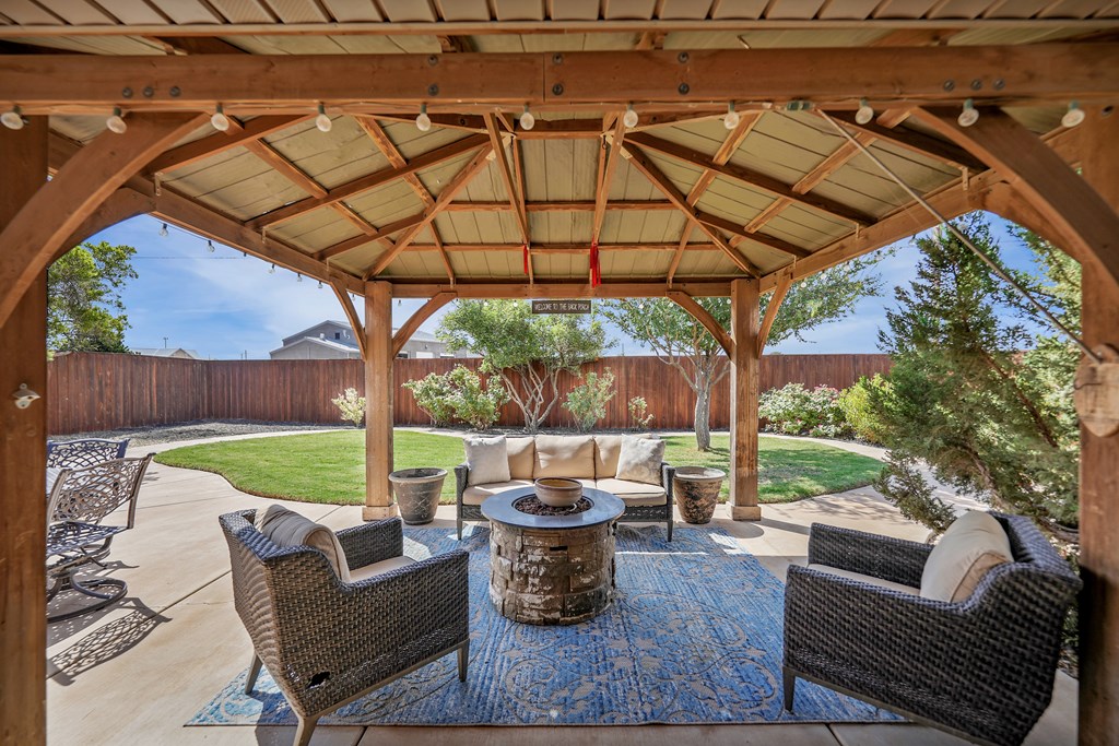 5609 Champions Dr Property Photo 40