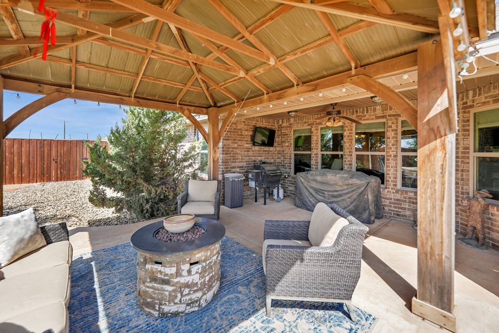5609 Champions Dr Property Photo 41