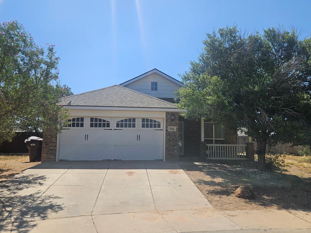916 Mays Dr Property Photo 1