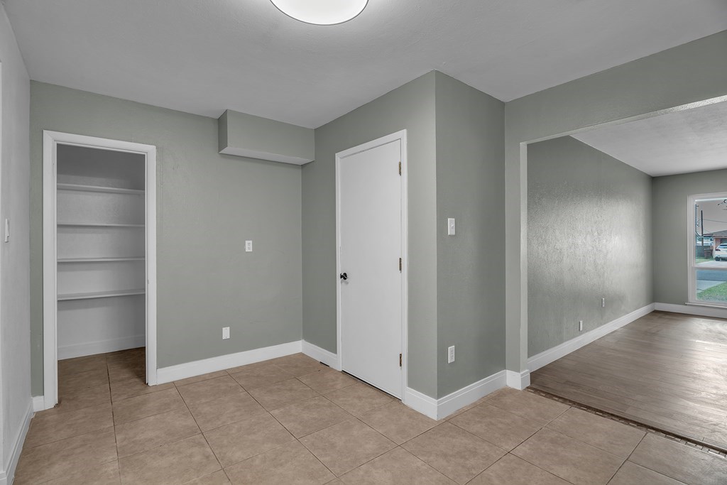 1714 Purdue Ave Property Photo 5