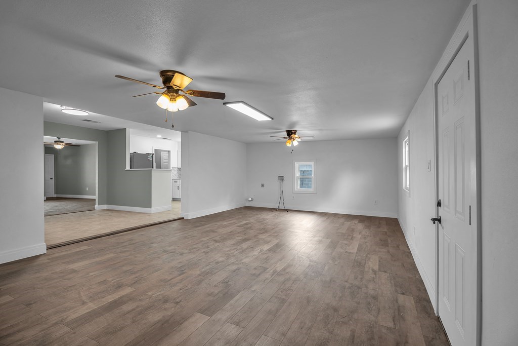 1714 Purdue Ave Property Photo 9