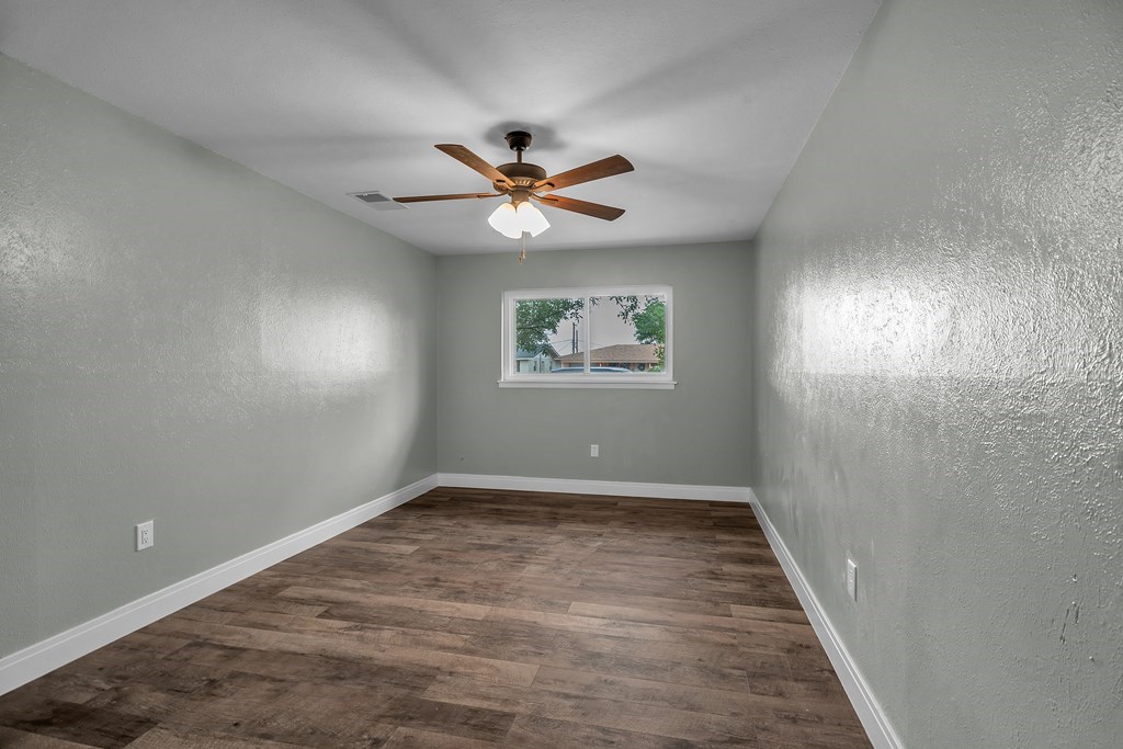 1714 Purdue Ave Property Photo 14