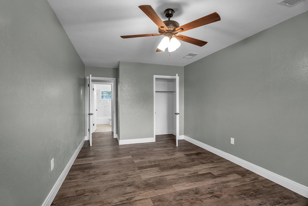 1714 Purdue Ave Property Photo 17