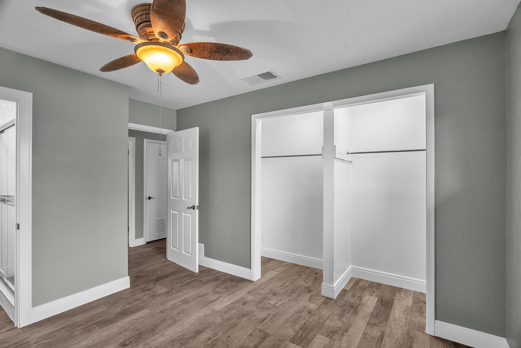 1714 Purdue Ave Property Photo 24