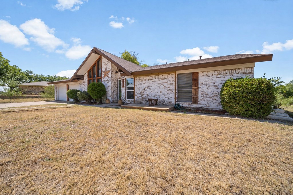 2101 Allendale Rd Property Photo 4