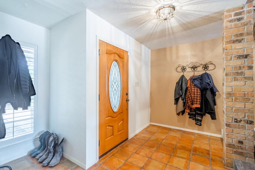 4306 Valley Dr Property Photo 4