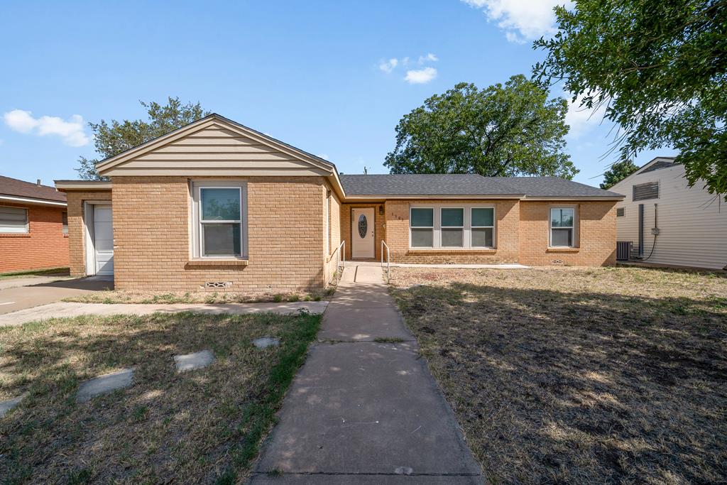 1507 E 11th Place Property Photo 1