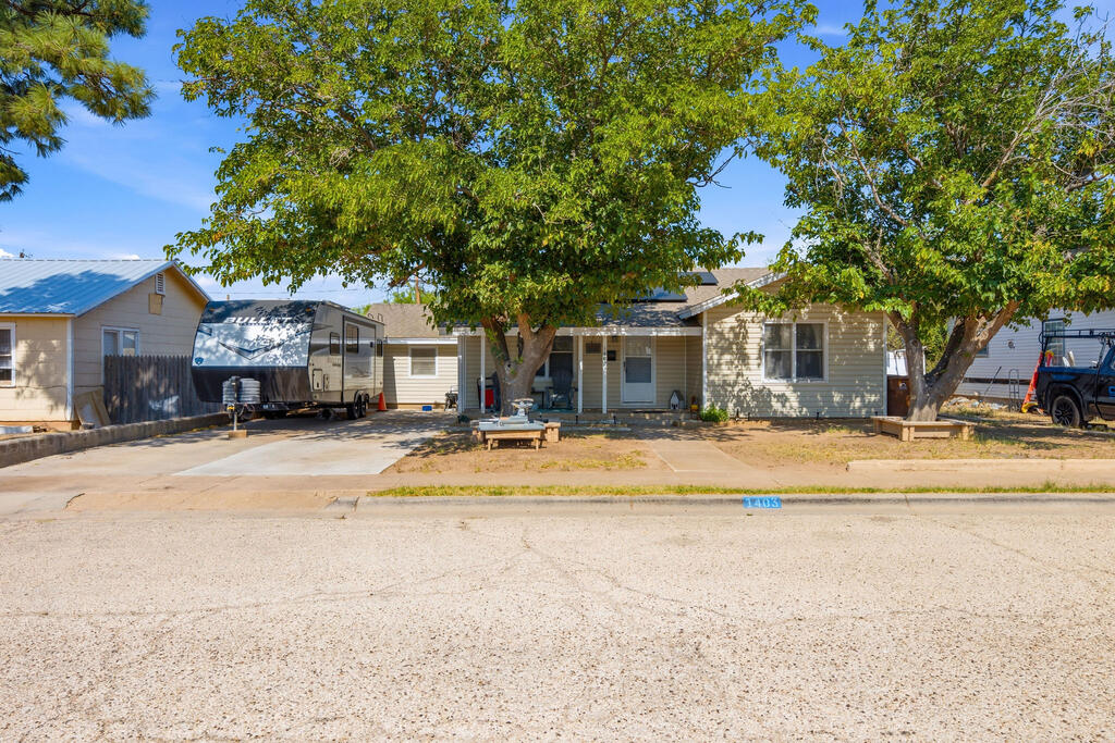 1403 Lincoln Ave Property Photo 1
