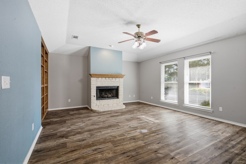 4820 Timber Lane Property Photo 3