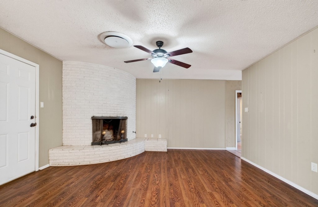 2501 Rebecca Dr Property Photo 16