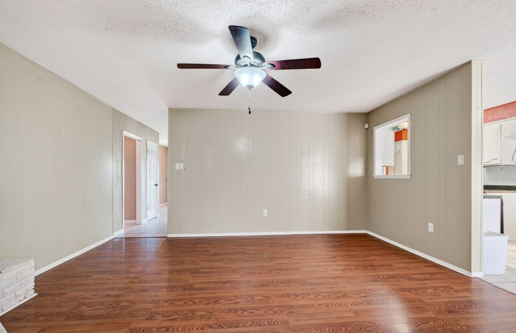 2501 Rebecca Dr Property Photo 18