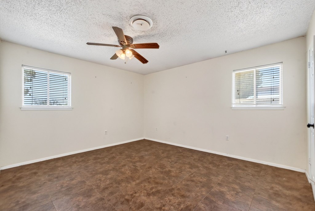 2501 Rebecca Dr Property Photo 29