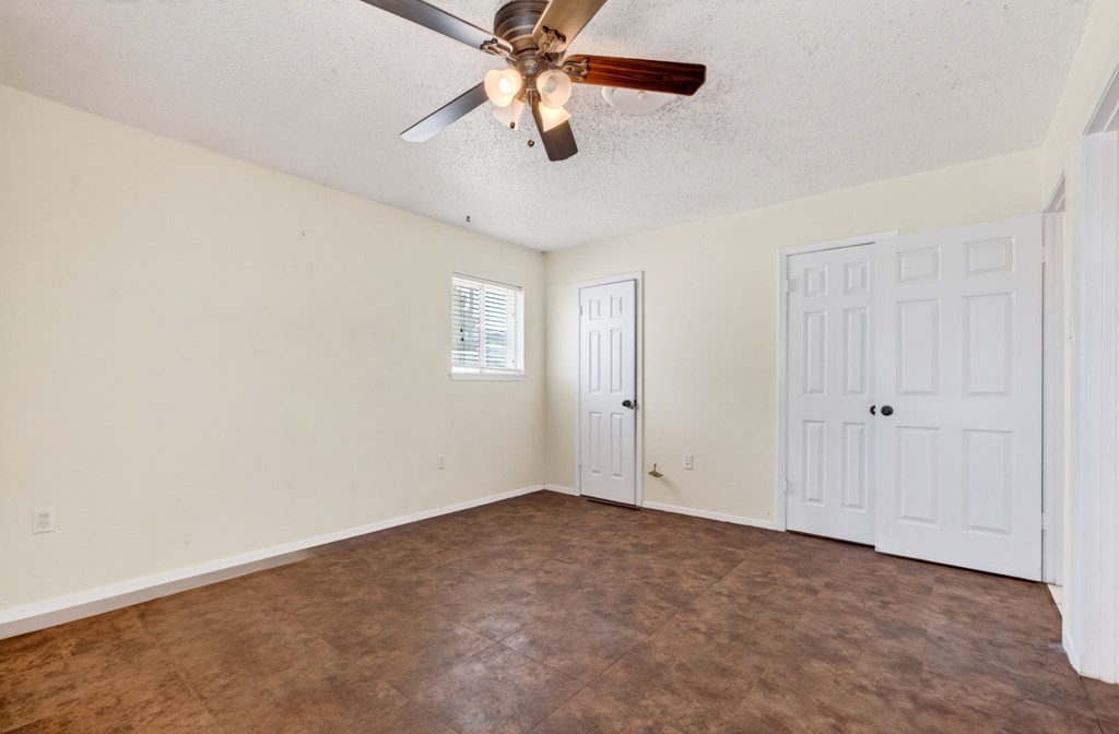 2501 Rebecca Dr Property Photo 32
