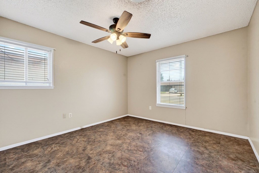 2501 Rebecca Dr Property Photo 38