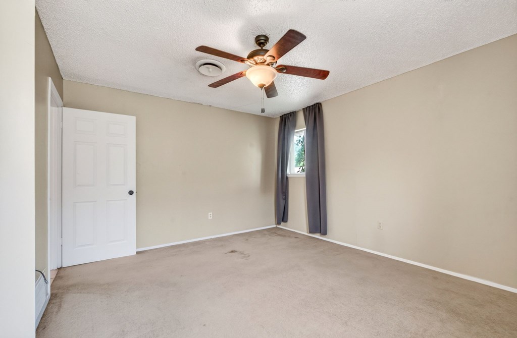 2501 Rebecca Dr Property Photo 49