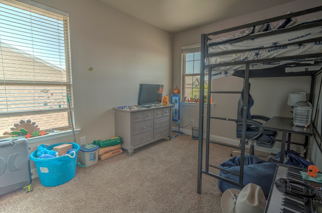 8 Los Medios Dr Property Photo 29