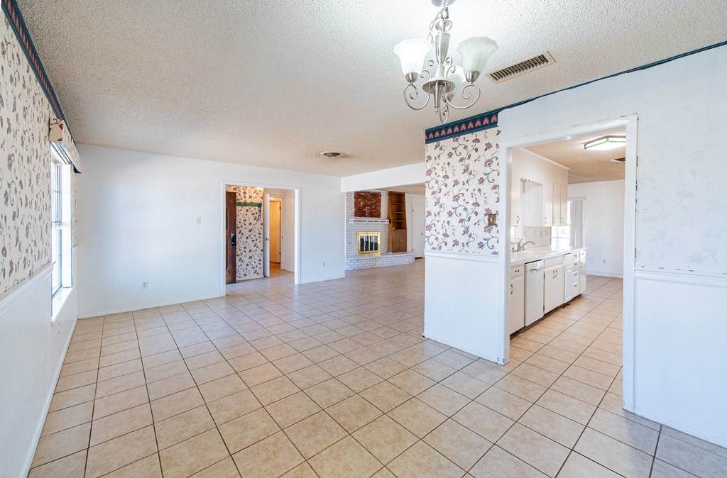 2608 Rebecca Dr Property Photo 6
