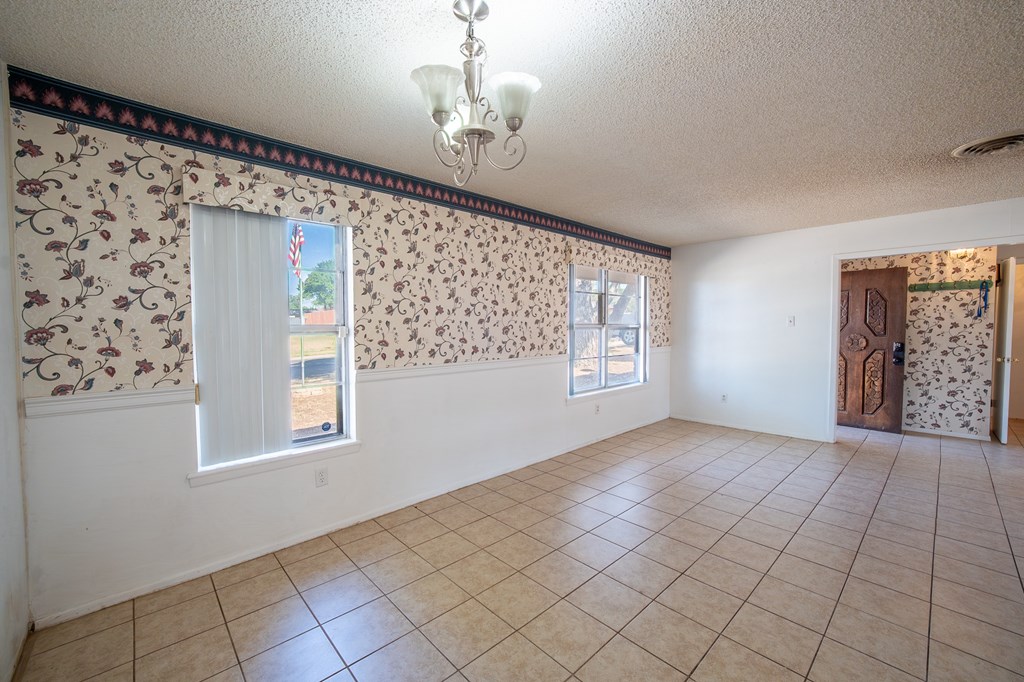 2608 Rebecca Dr Property Photo 7