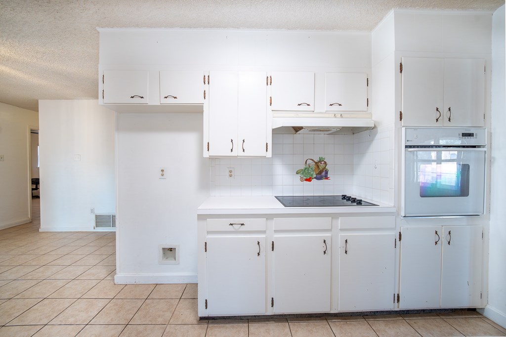 2608 Rebecca Dr Property Photo 10