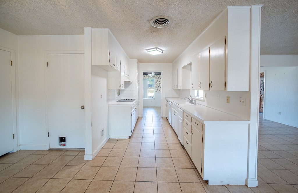 2608 Rebecca Dr Property Photo 11