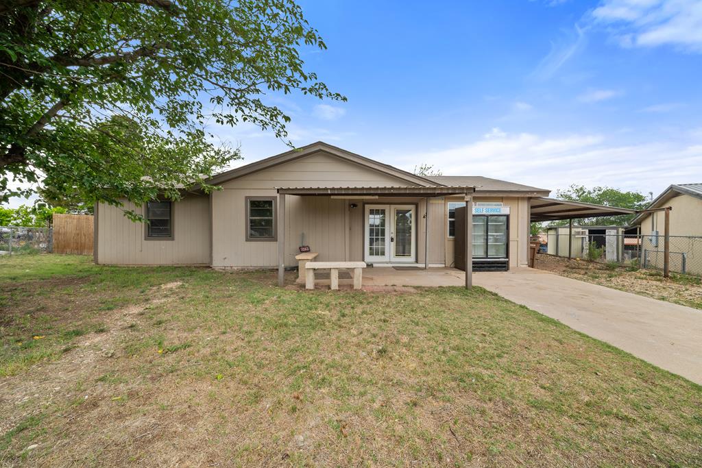 1804 Wallace Property Photo 1