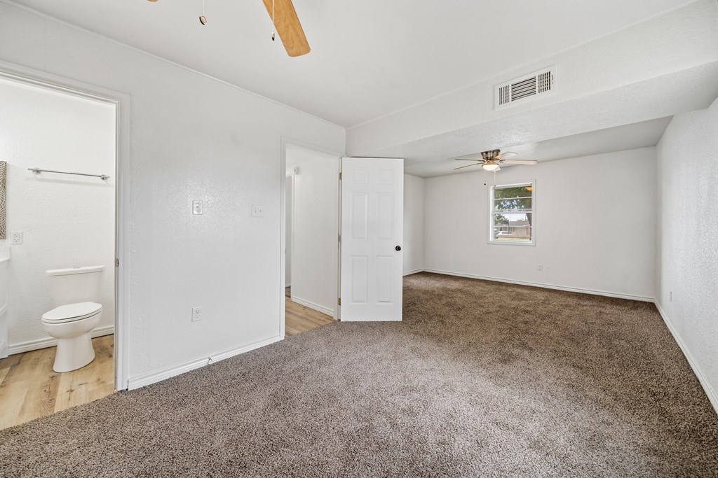 1804 Wallace Property Photo 11